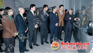 民署画廊展宣德官窑珍品