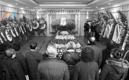 鸣礼炮致敬大师 110岁画仙晏济元告别仪式今举行