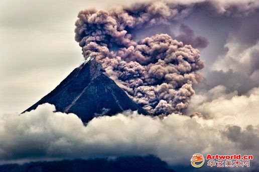 新闻人物：二等奖 组照类  Kemal Jufri，印尼  爪哇岛，默拉皮火山喷发01