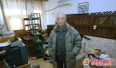 12月20日，已故国学大师季羡林的儿子季承来到季羡林在北大朗润园的故居，室内物品已被洗劫一空。据季羡林先生的关门弟子、复旦大学历史学系教授钱文忠在其博客中称，12月16日发现盗窃，几千册珍贵的线装古籍、数量不等的佛像丢失，损失以百万计。