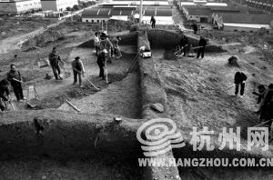 德清商周土墩墓盗洞累累 考古发掘在和盗墓赛跑