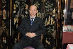 日本古董商藤井庄三郎向中国捐赠康熙画像