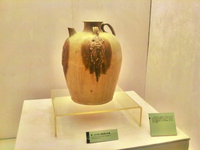 南宋官窑博物馆“壶王”被指赝品 捐者获1500万