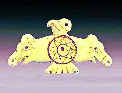 凌家滩遗址出土惊世玉龙玉人