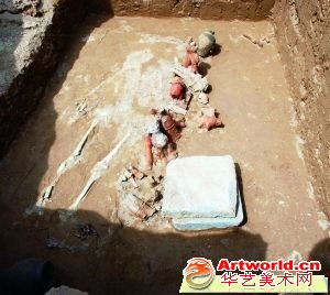 盛唐长安宫女墓之一发掘出土。 新华社发
