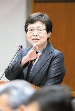 台北故宫拟调高门票 应对日均过万参观者