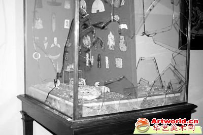 法国东方艺术博物馆内陈列中国高古玉器的展柜玻璃被砸碎。（中国文化报）
