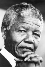 南非前总统曼德拉 百余“狱中画”可能拍高价